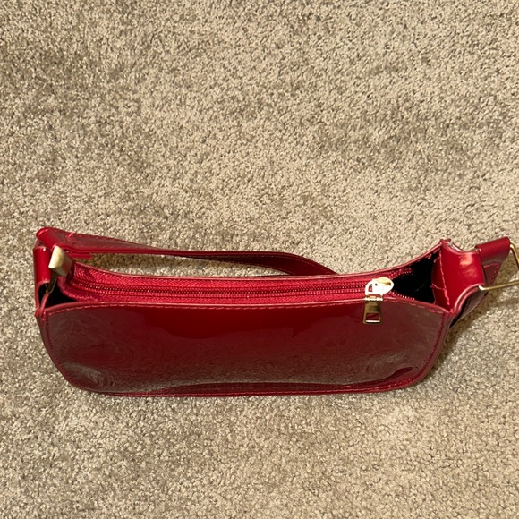 Elegant Burgundy Shoulder Bag - Picture 5 of 7